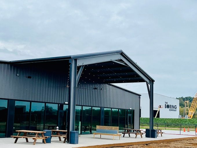 Boring Bodega exterior